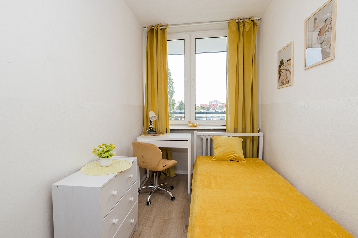 Single Room 3 at Kinowa 25, SWPS ! 